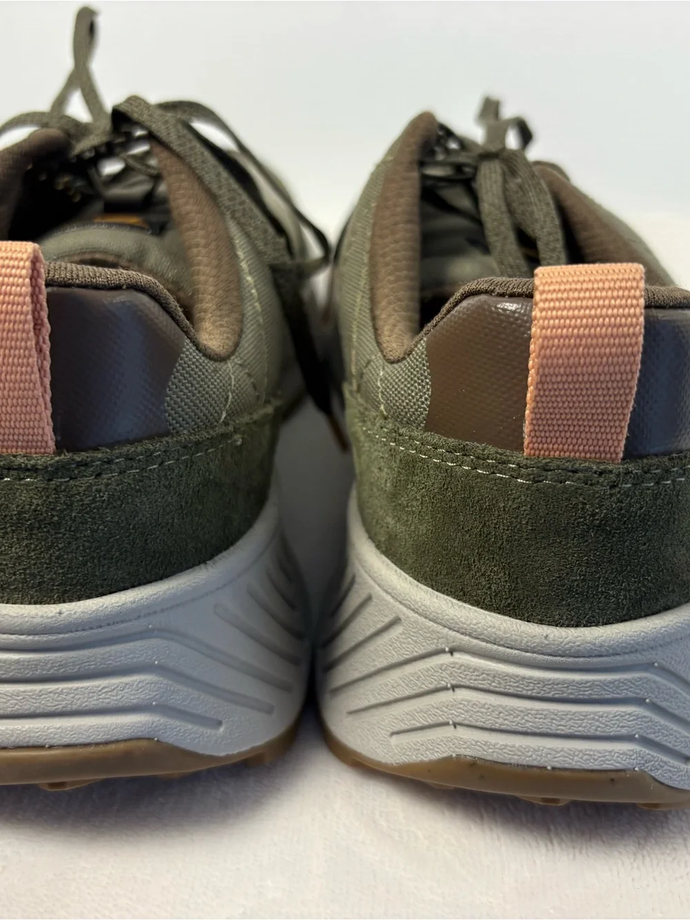 Teva Ellwood Women's Hiking Shoes Size 8.5 Olive Green Sneakers 1155271 NEW WOB